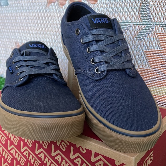 Vans Men’s Atwood
(12 Oz Canvas) Navy/Gum
VN000XB0D8F
Sneakers - Picture 7 of 16